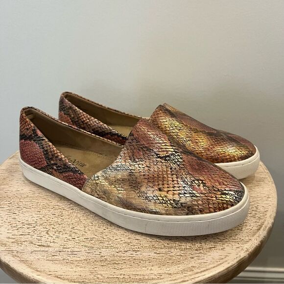 Bella Vita Bebe Slip On Sneakers Metallic Snake Print Size 8.5 - Picture 3 of 7